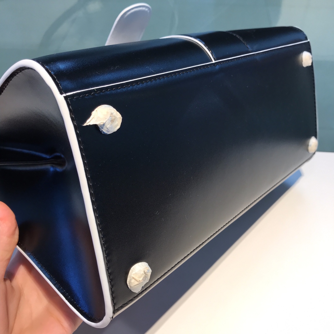 델보 라이닝 클라우즈 MM 브리앙 백